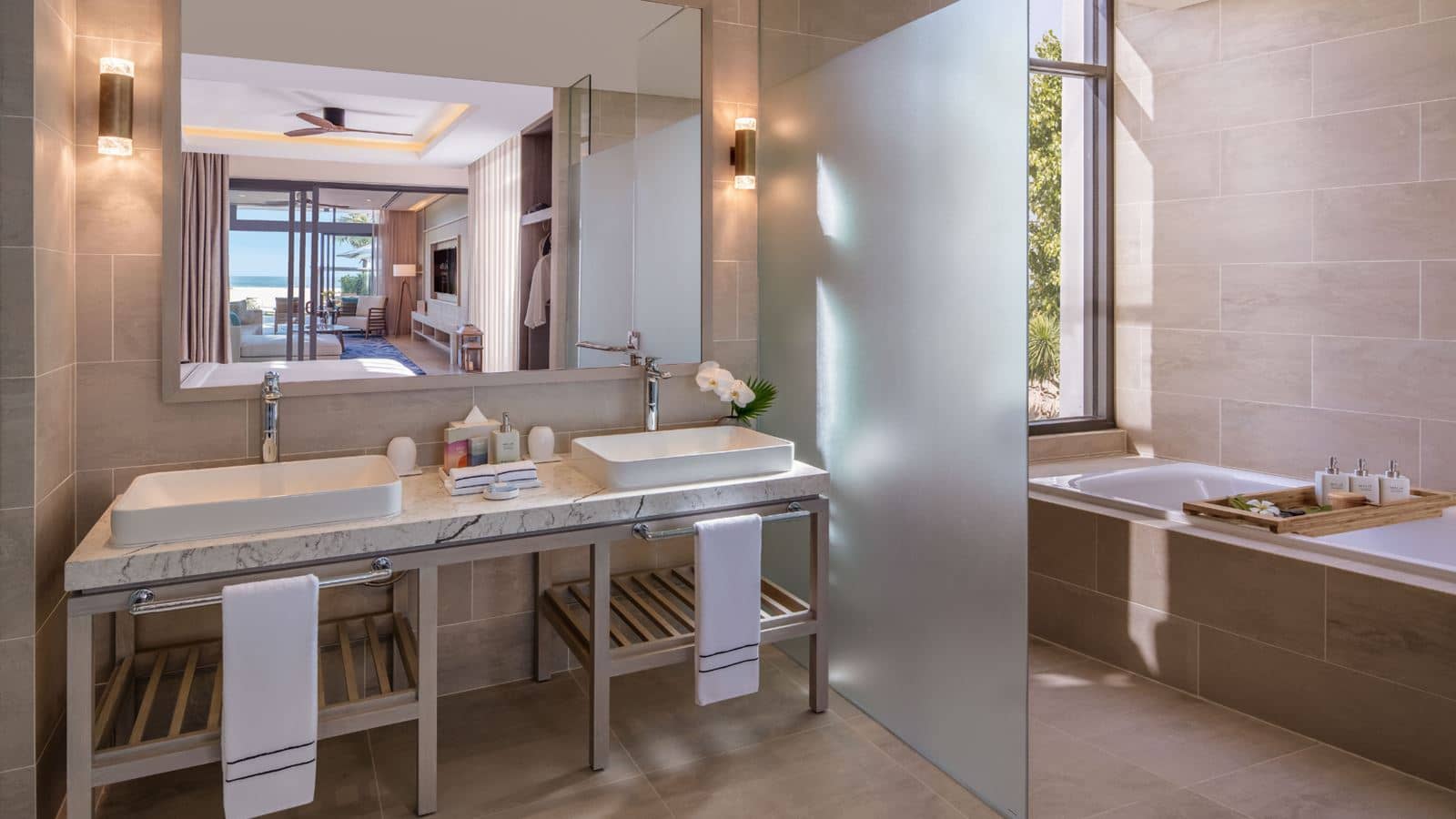 rooms-the-level-3bedroom-oceanfront-pool-villa