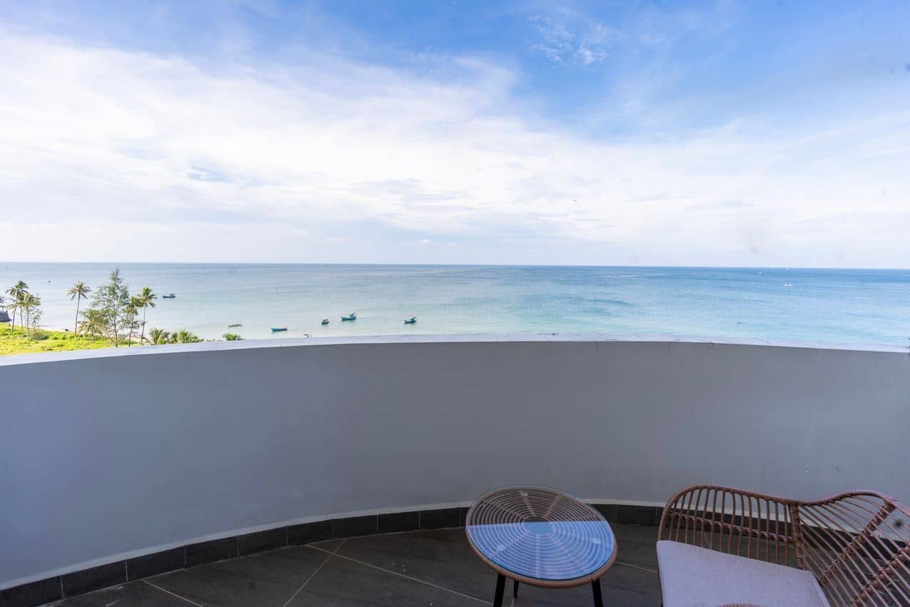 rooms-suite-oceanfront