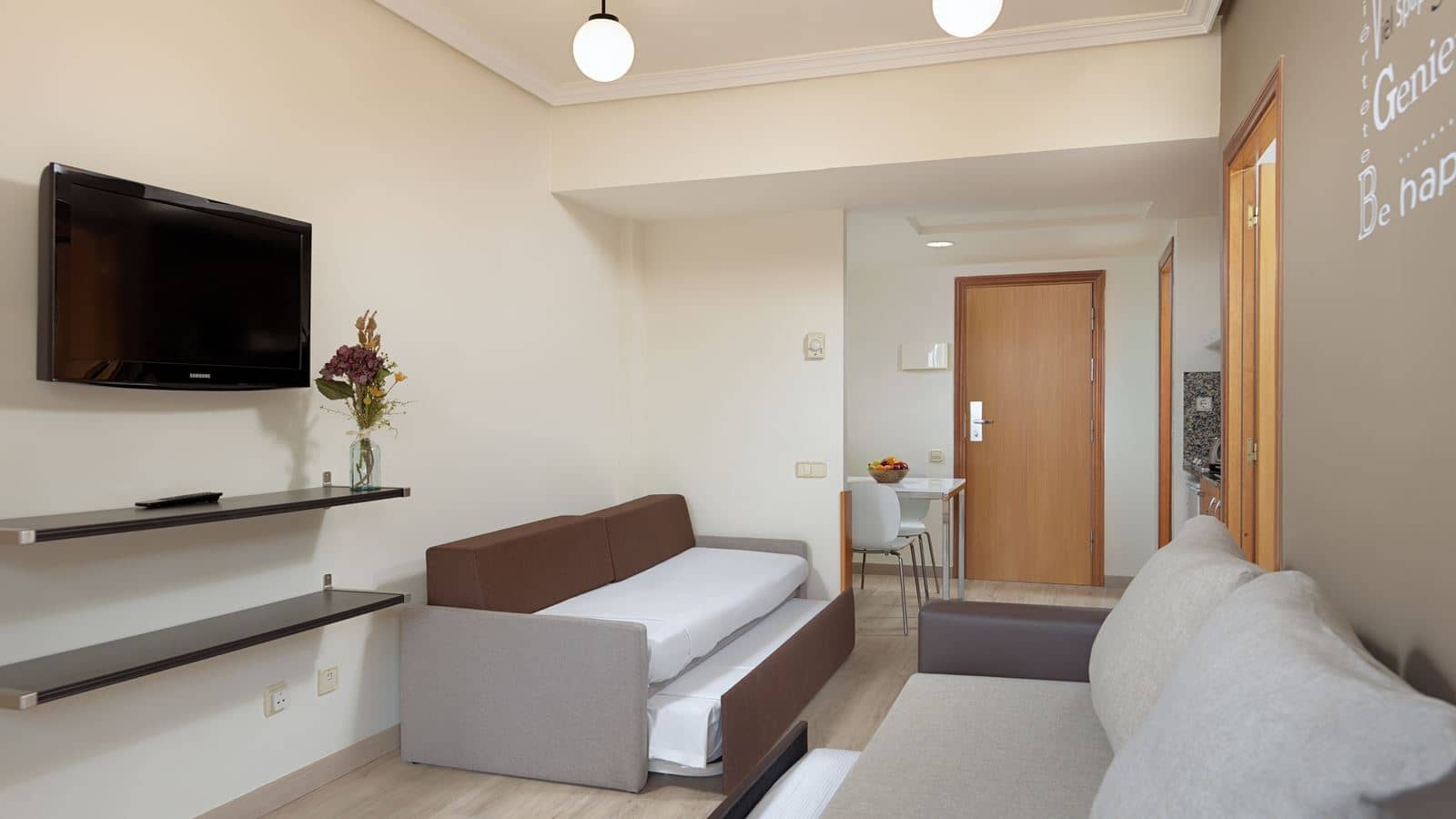 rooms-plus-apartment