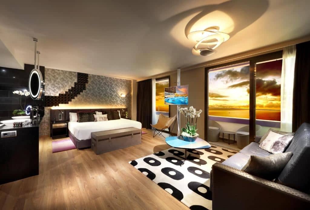 rooms-silver-suite-studio-with-rock-royalty-benefits-balcony-or-terrace-rrss