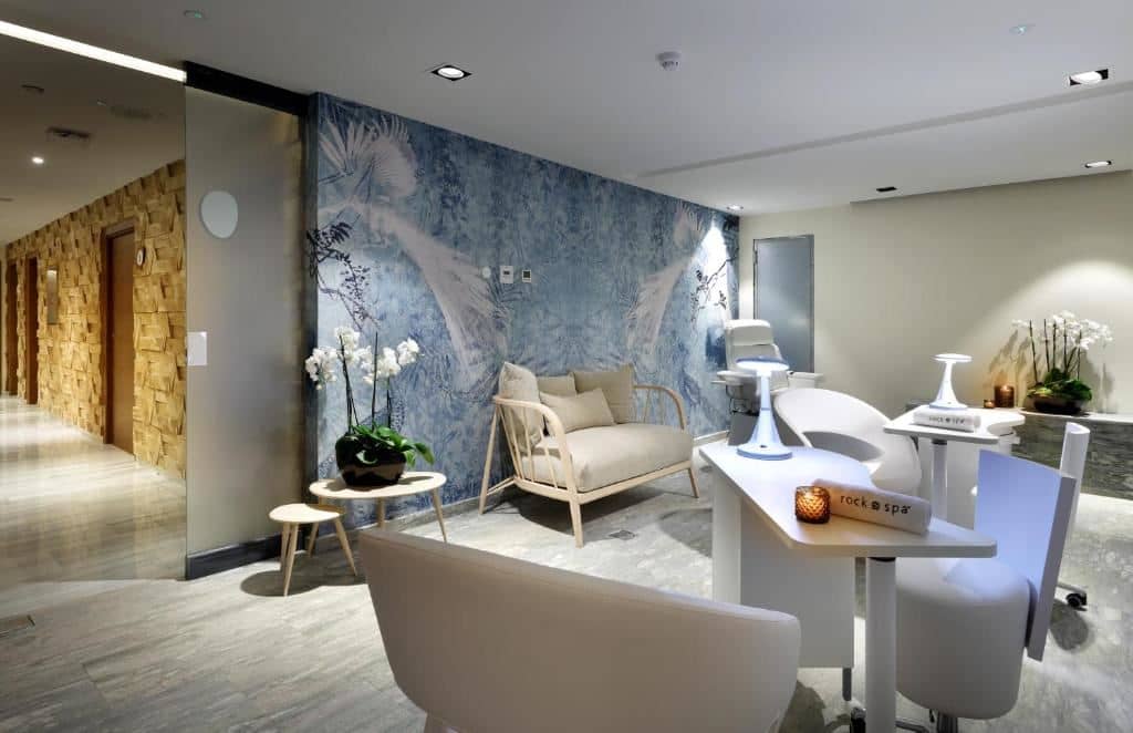 rooms-silver-suite-studio-with-rock-royalty-benefits-balcony-or-terrace-rrss