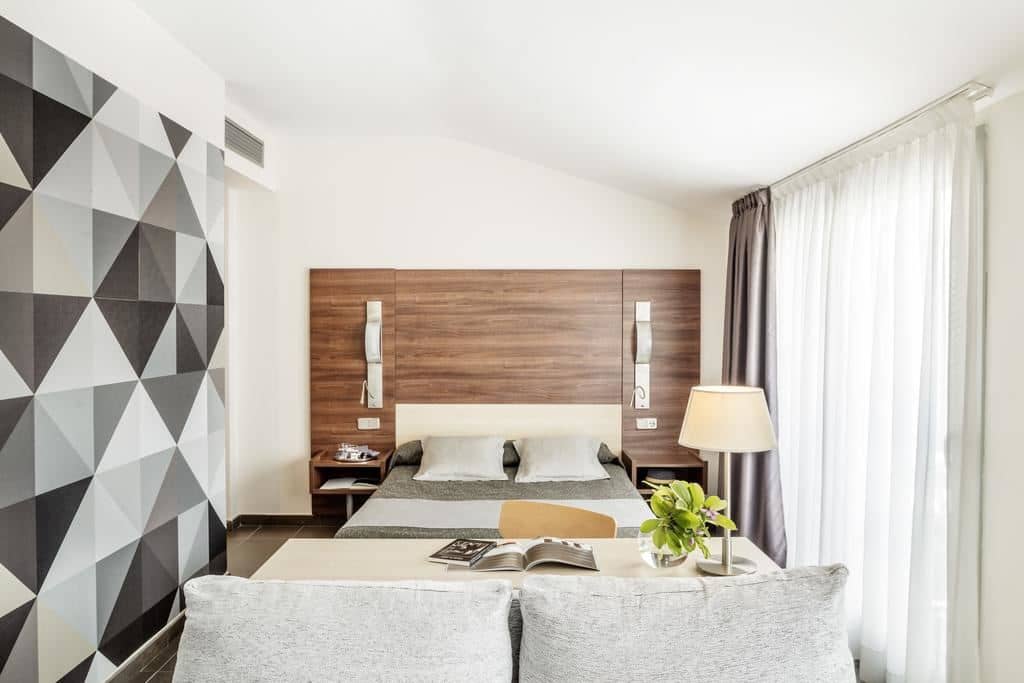 rooms-junior-suite-double-balcony