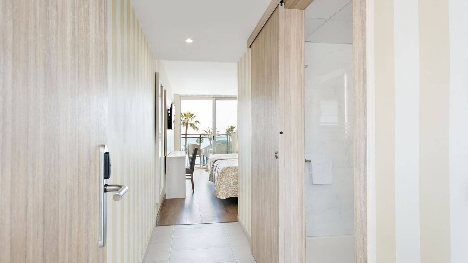 rooms-double-standard-room-balcony-or-terrace