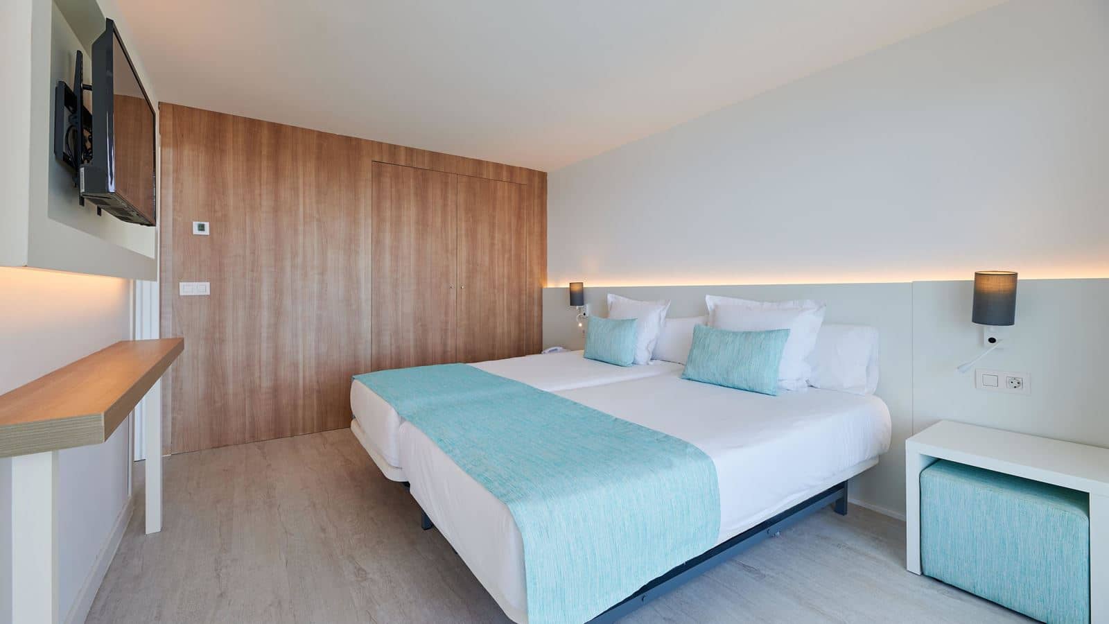 rooms-my-favorite-club-double-superior-sea-view-with-balcony