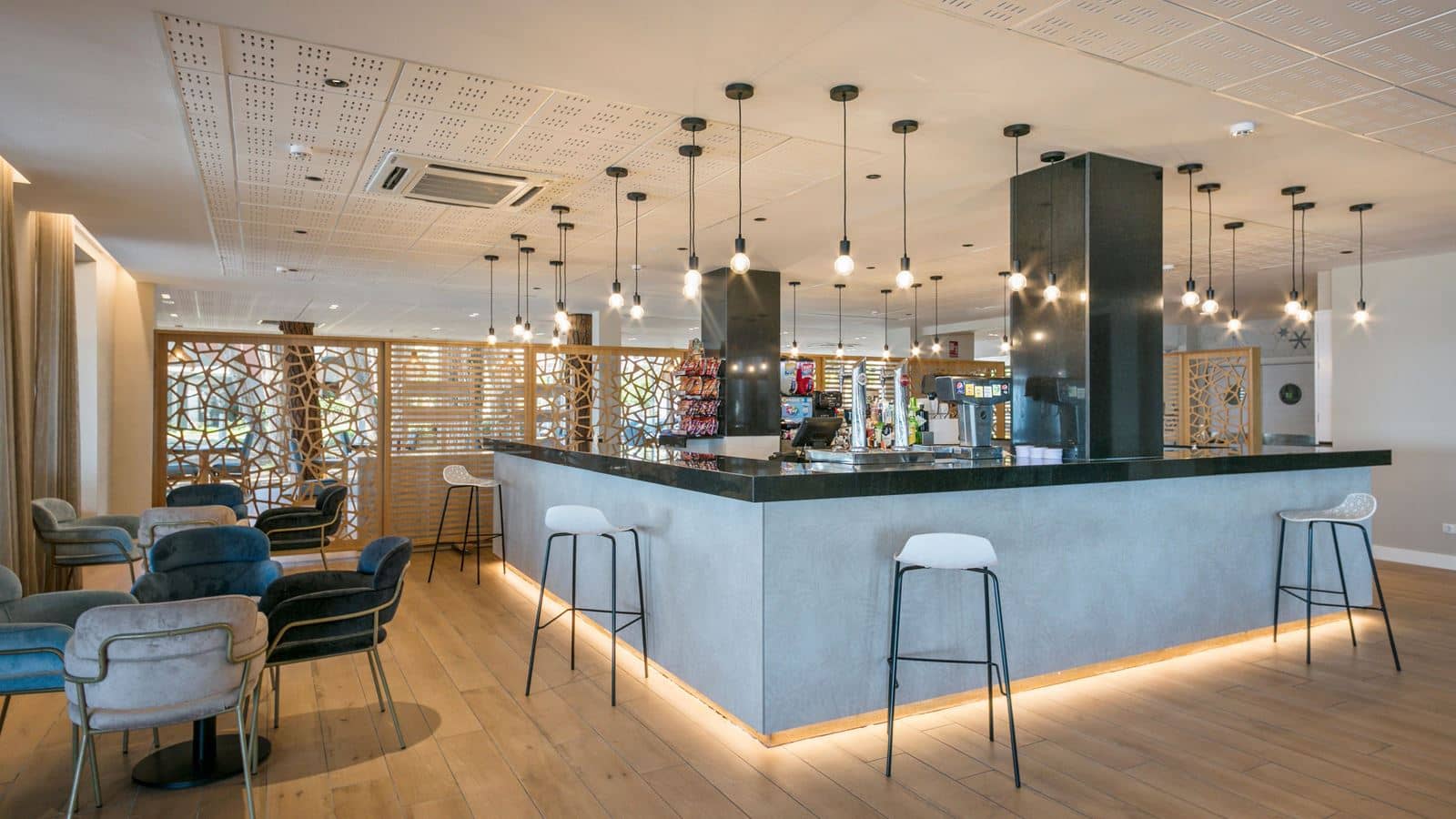 bars-main-bar