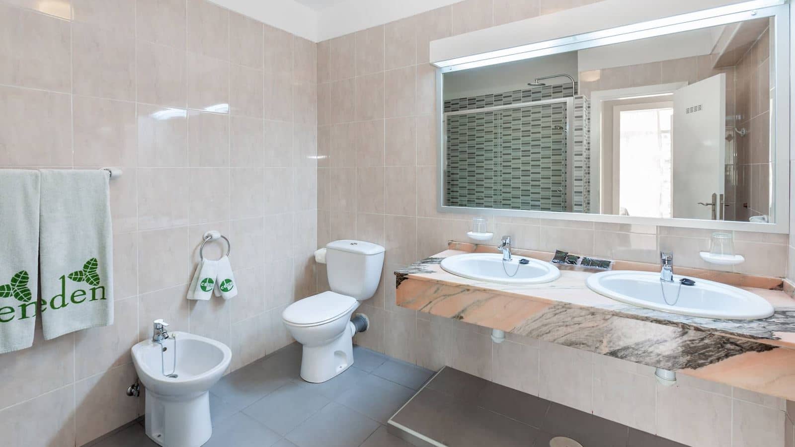 rooms-apartment-separate-bedroom-and-studio-comunicating-balcony-or-terrace