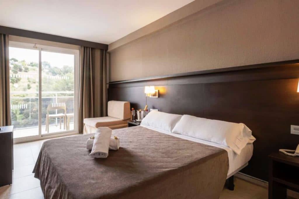 rooms-single-room-balcony-or-terrace