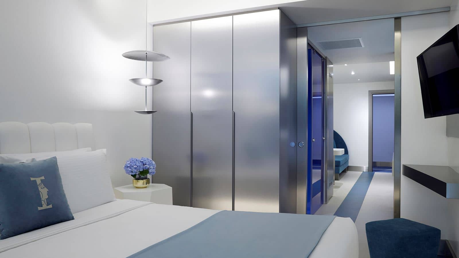 rooms-silver-triple-open-plan-land-view