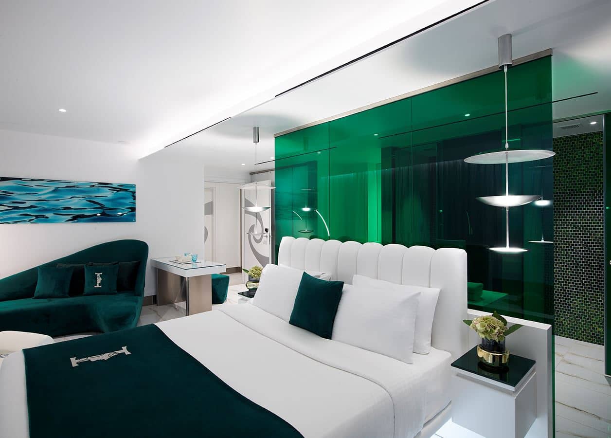 rooms-gold-sky-suite-with-panoramic-sea-view