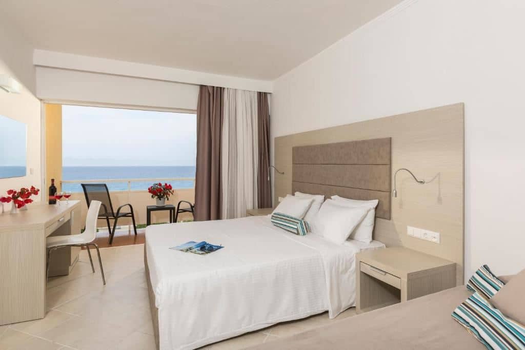 rooms-double-sea-view-with-balcony