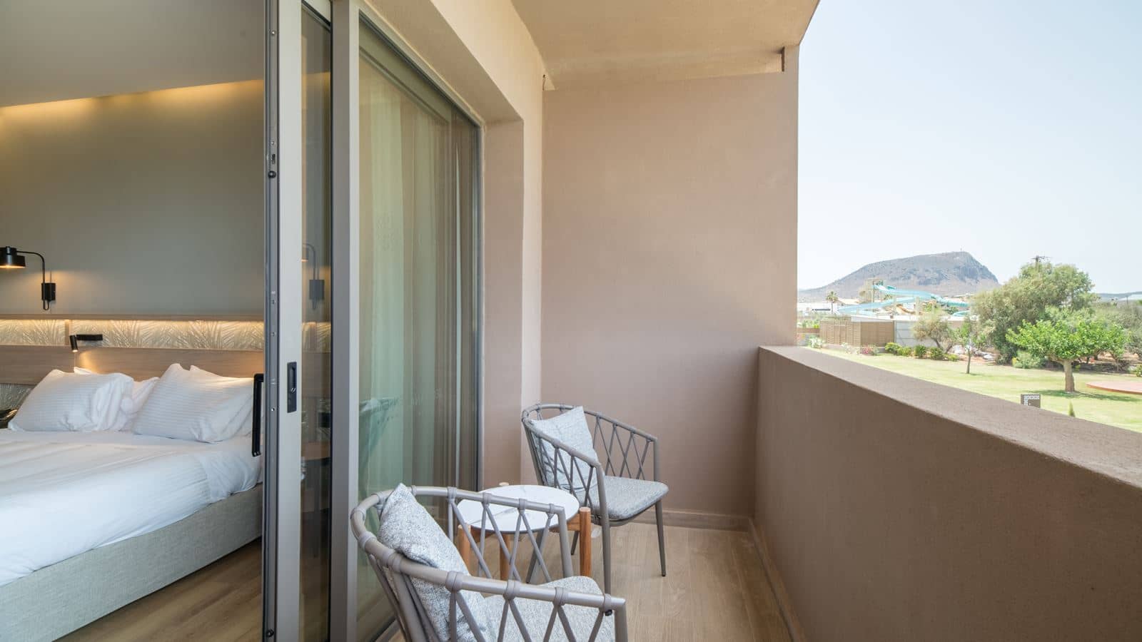 rooms-classic-quadruple-room-garden-view