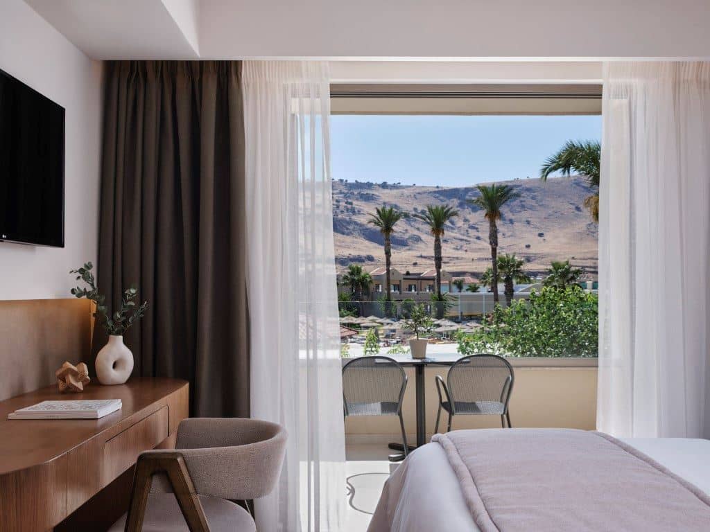 rooms-family-room