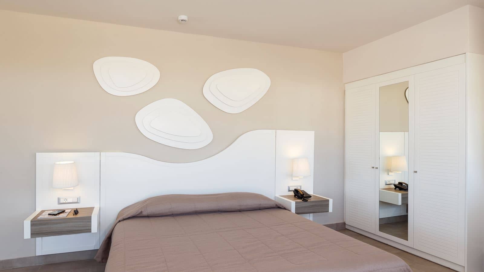 rooms-single-room