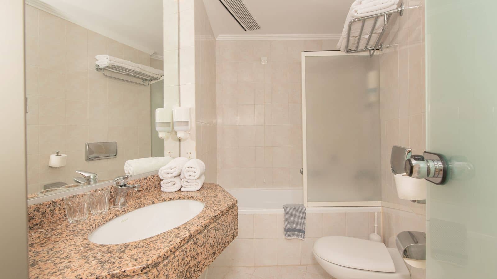 rooms-family-room