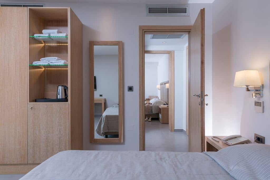 rooms-family-2-bedrooms--balcony-or-terrace