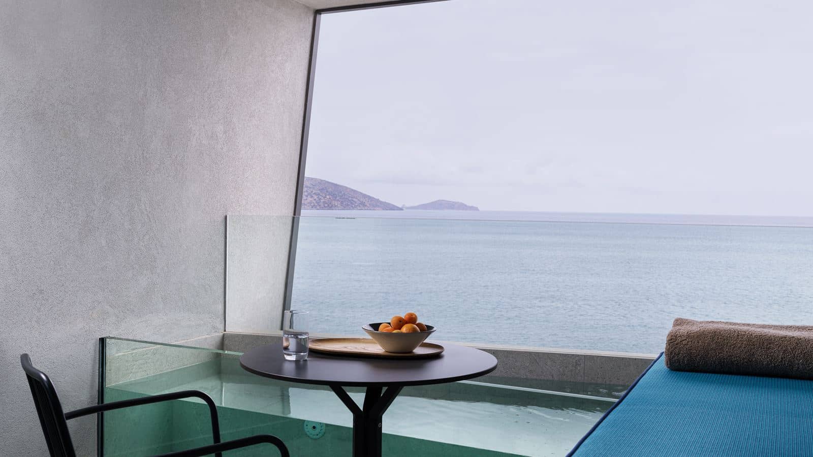 rooms-room-premium-quad-seaview-plunge-pool