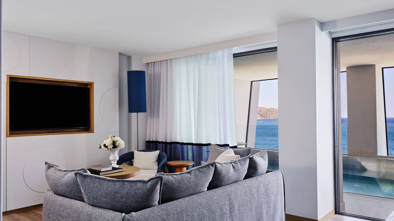 rooms-suite-junior-sea-view-plunge-pool