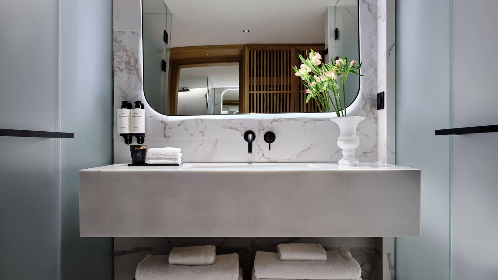 rooms-room-classic-double-balcony