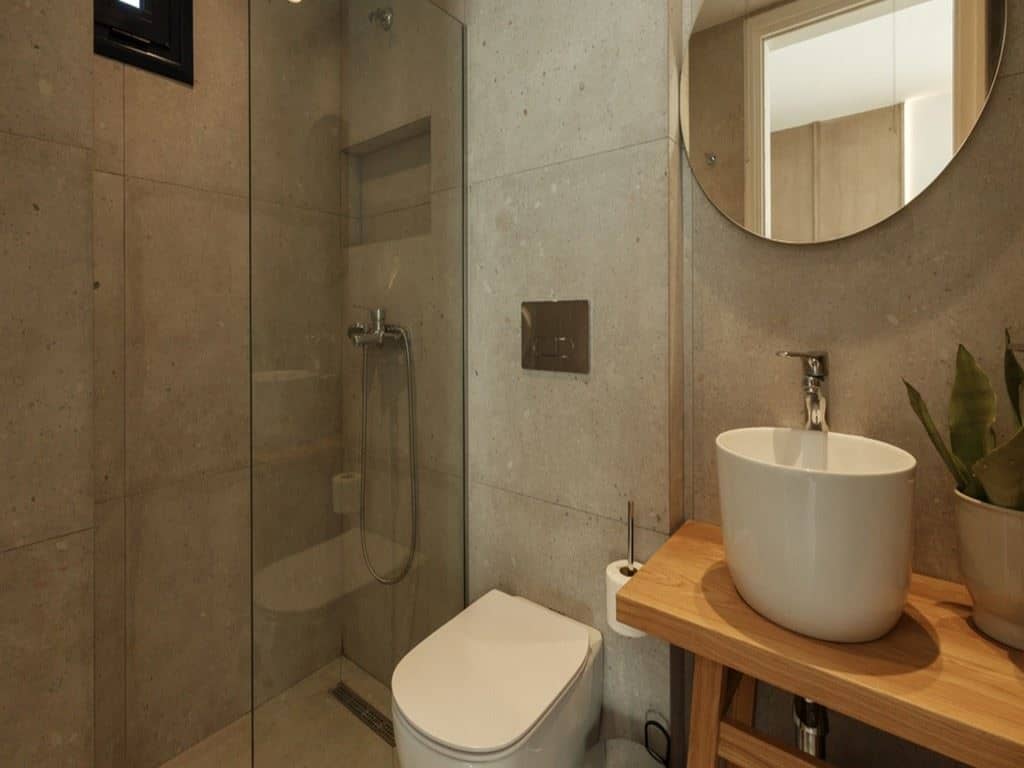 rooms-deluxe-pool-front