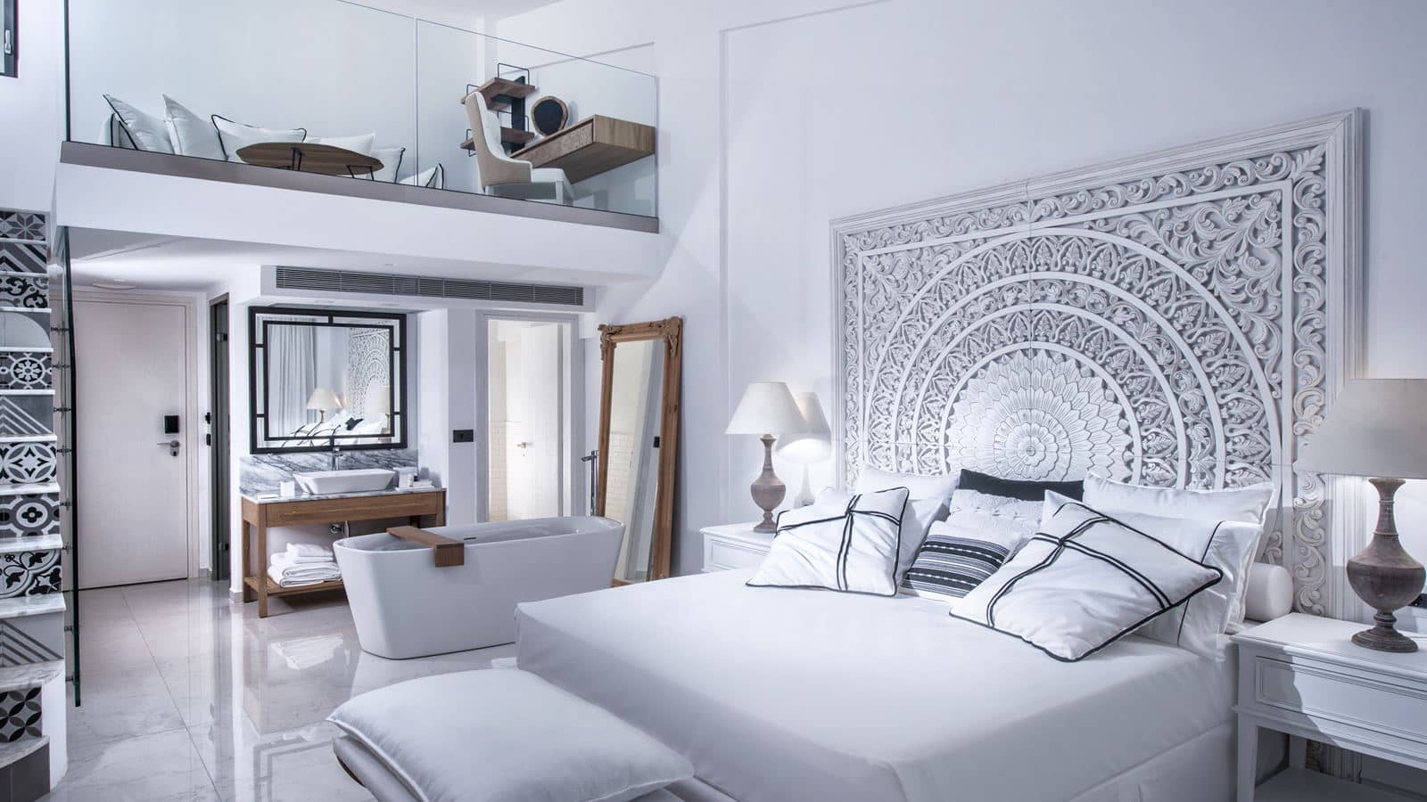 rooms-loft-luxury-seafront-guestroom-private-pool