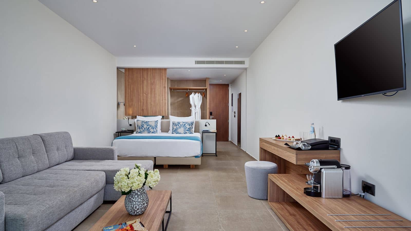 rooms-junior-suite-private-pool-sea-view