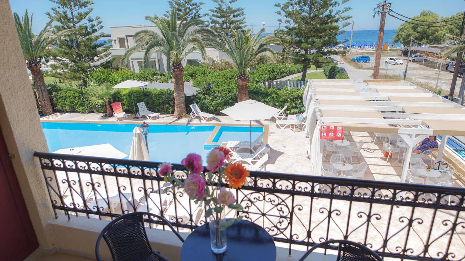 rooms-superior-familyroom-seaview-balcony