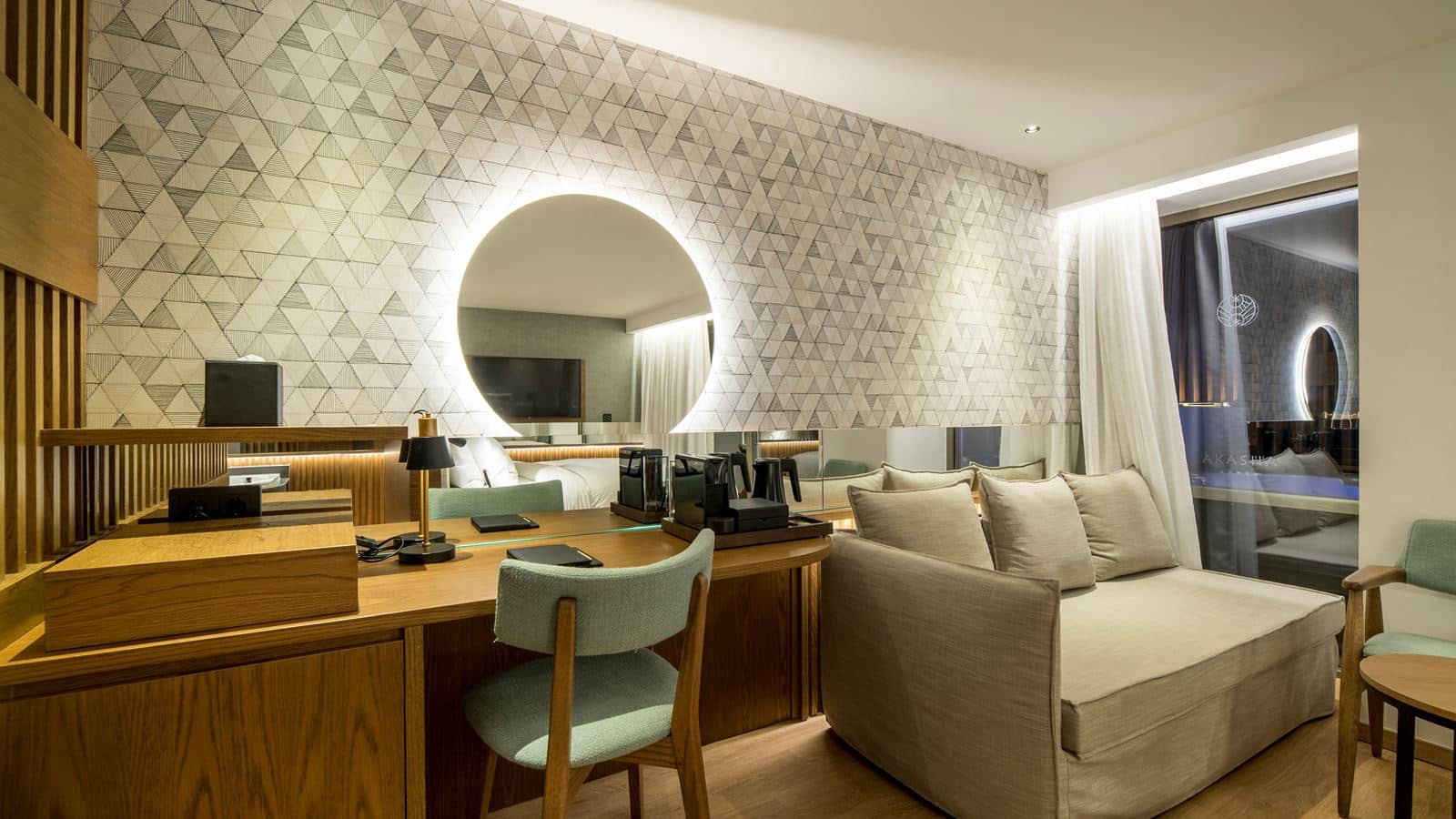 rooms-dazzling-junior-suite-seaviewoutdoor-jacuzzi