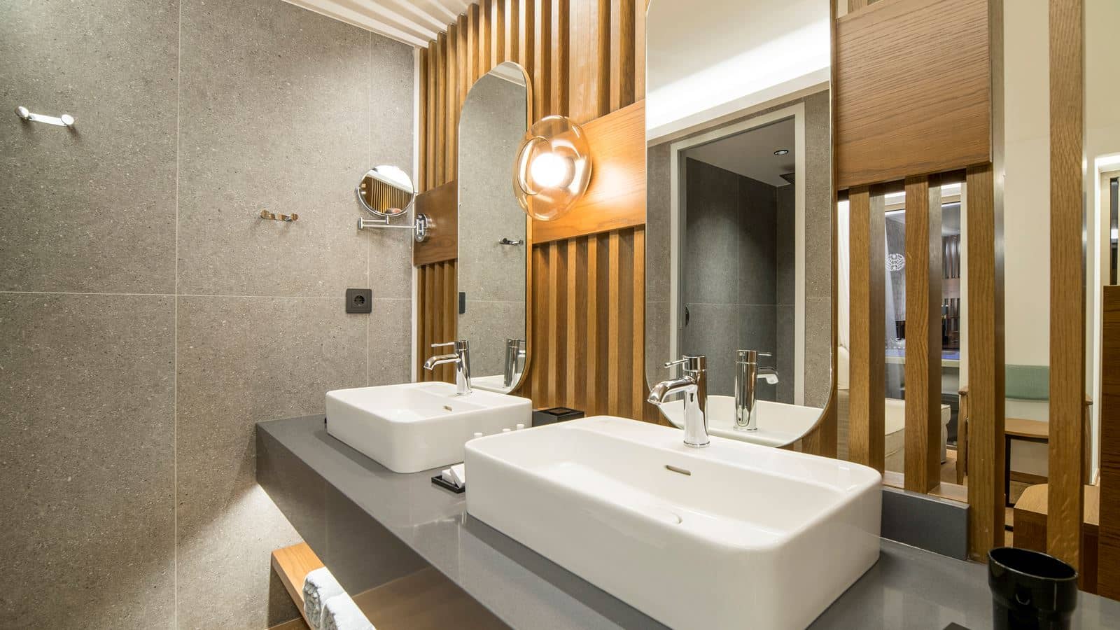 rooms-dazzling-junior-suite-seaviewoutdoor-jacuzzi