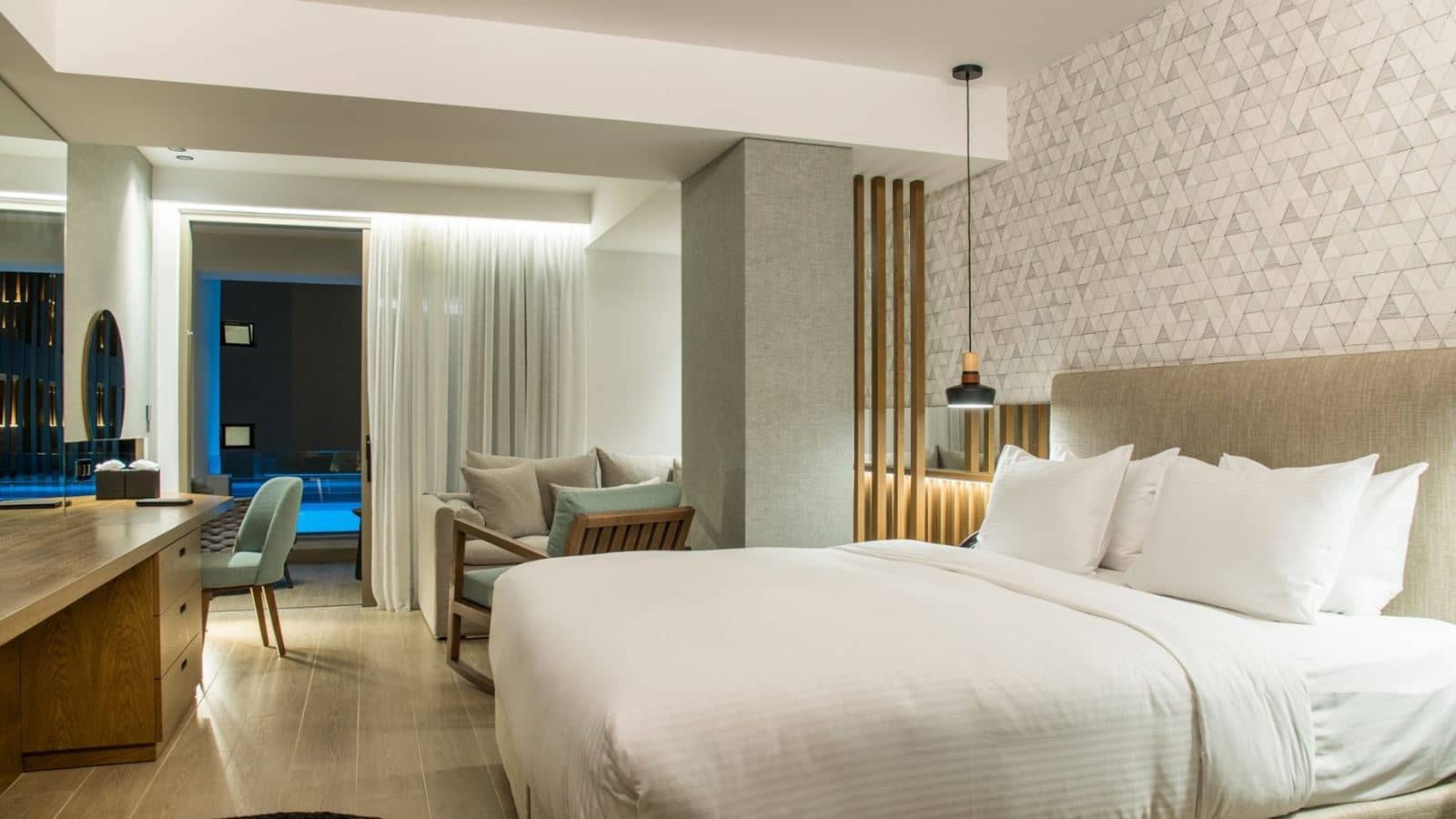 rooms-azure-junior-suite-plunge-pool-internal-view