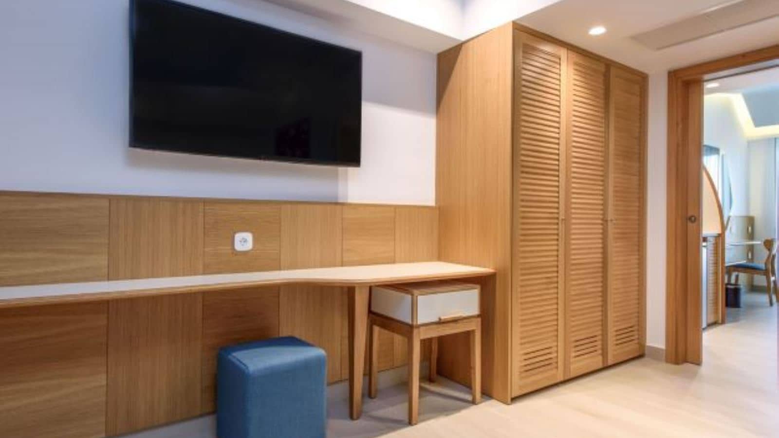 rooms-superior-exclusive-room-with-individual-pool-pool-or-sea-view