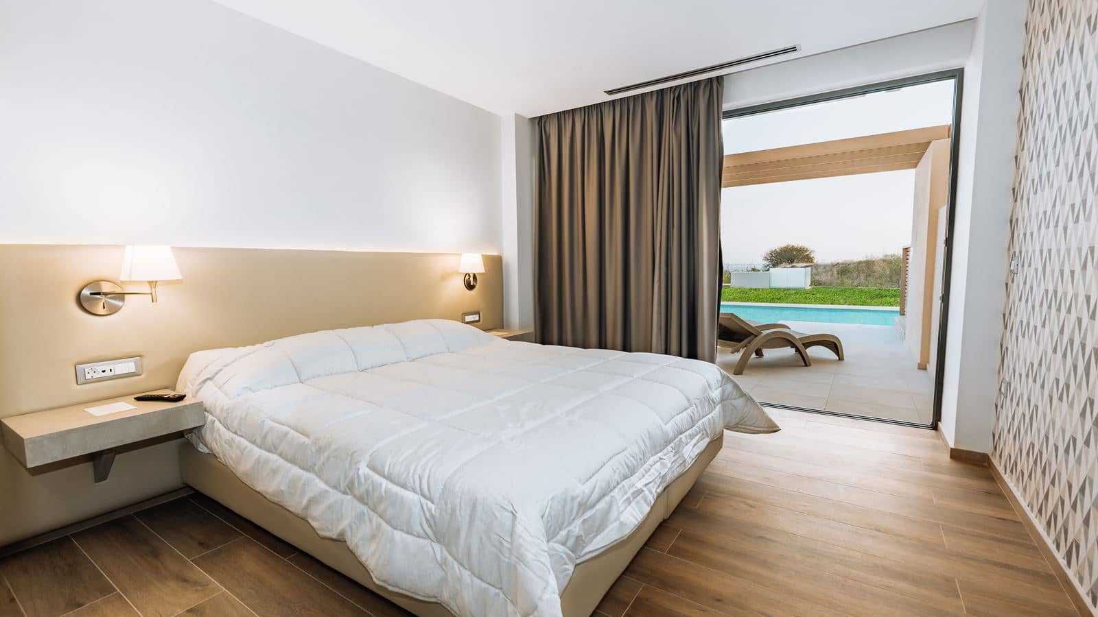rooms-double-deluxe-swimup-sea-view