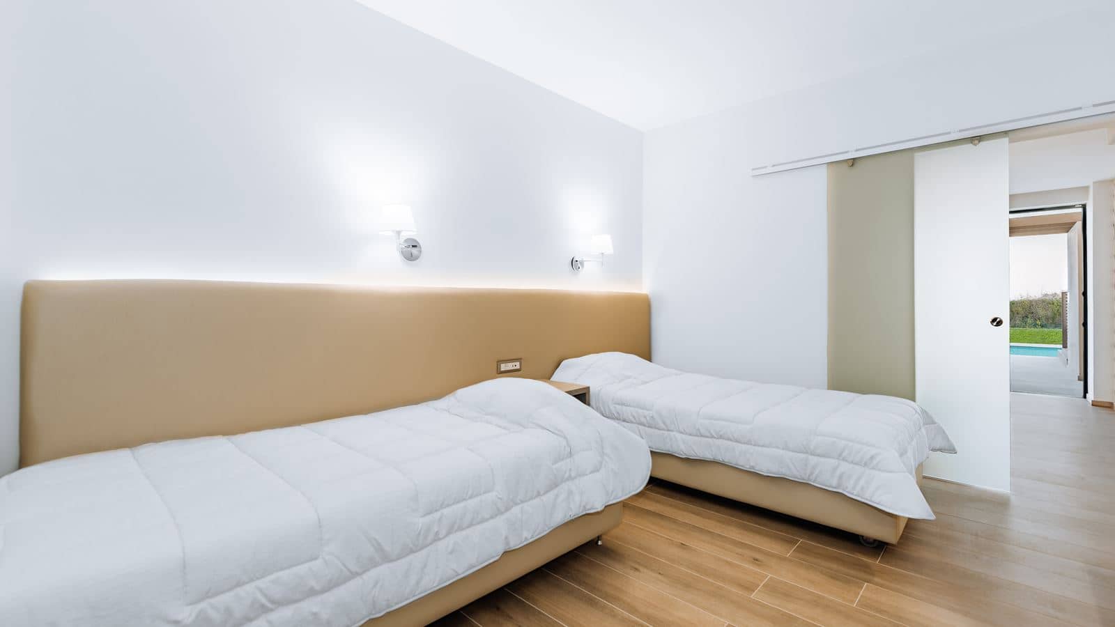 rooms-family-deluxe-swimup-sea-view
