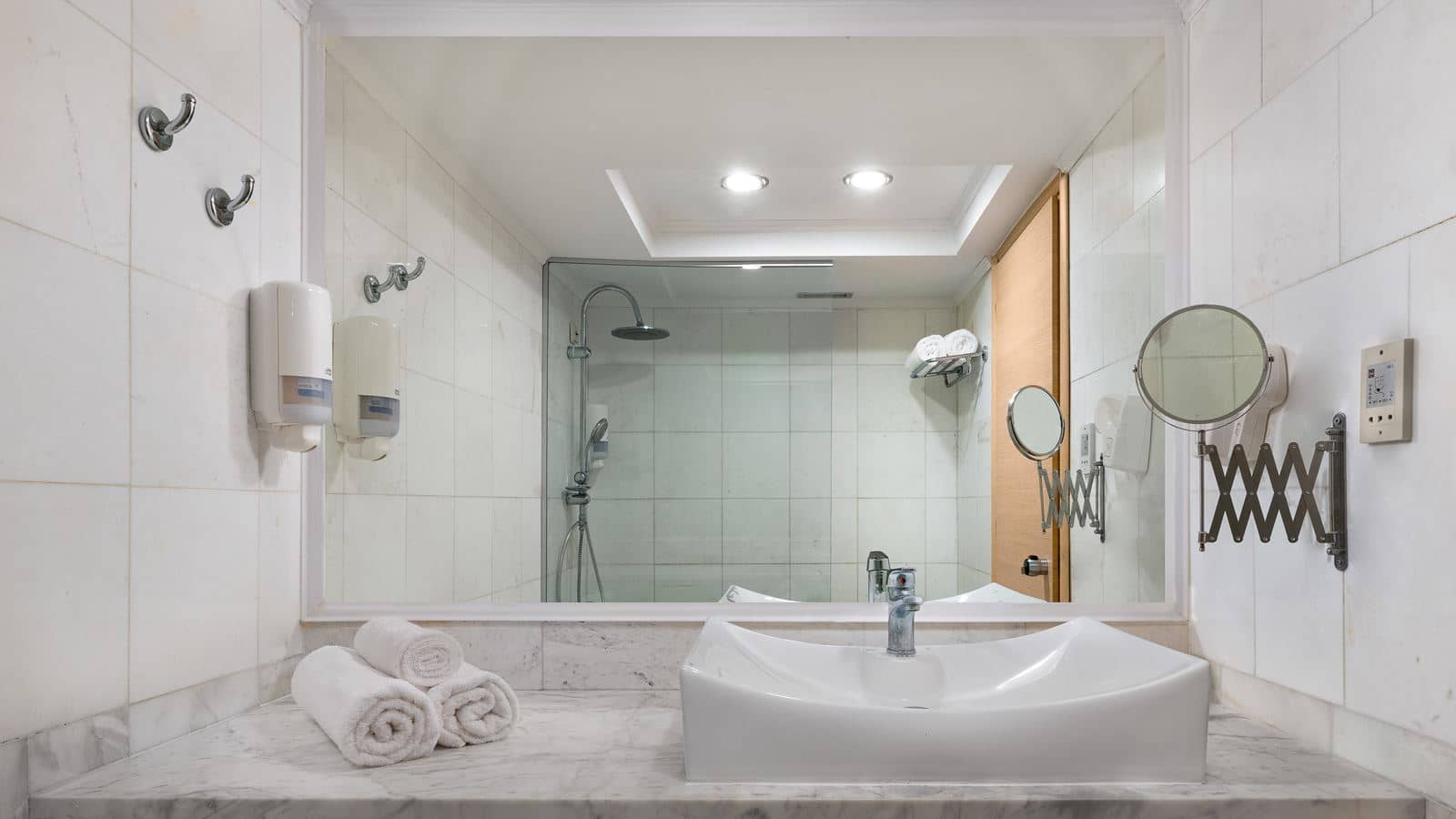 rooms-double-deluxe-swimup-sea-view