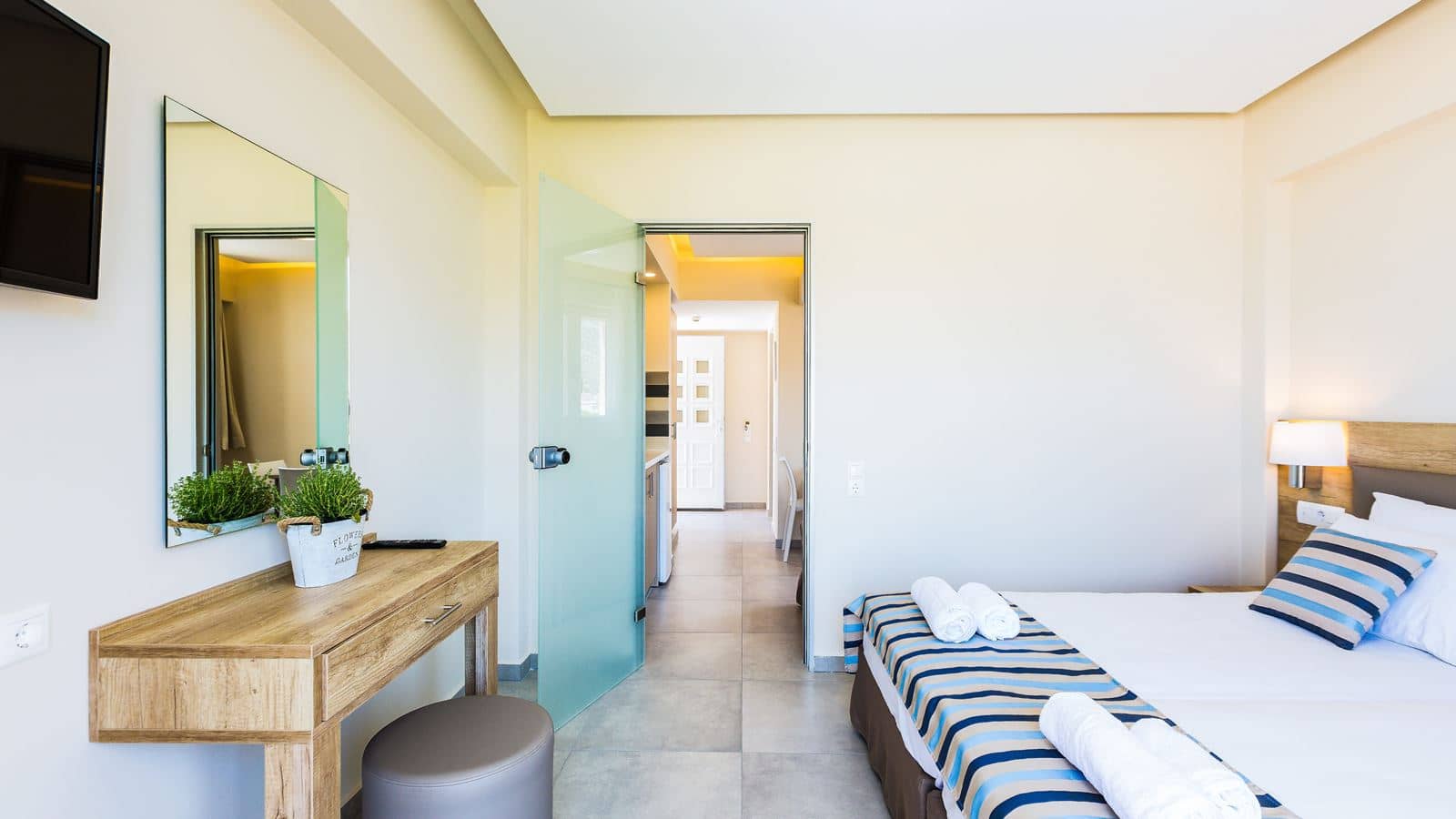 rooms-apartment-superior-1-bedroom-triple-balcony-or-terrace