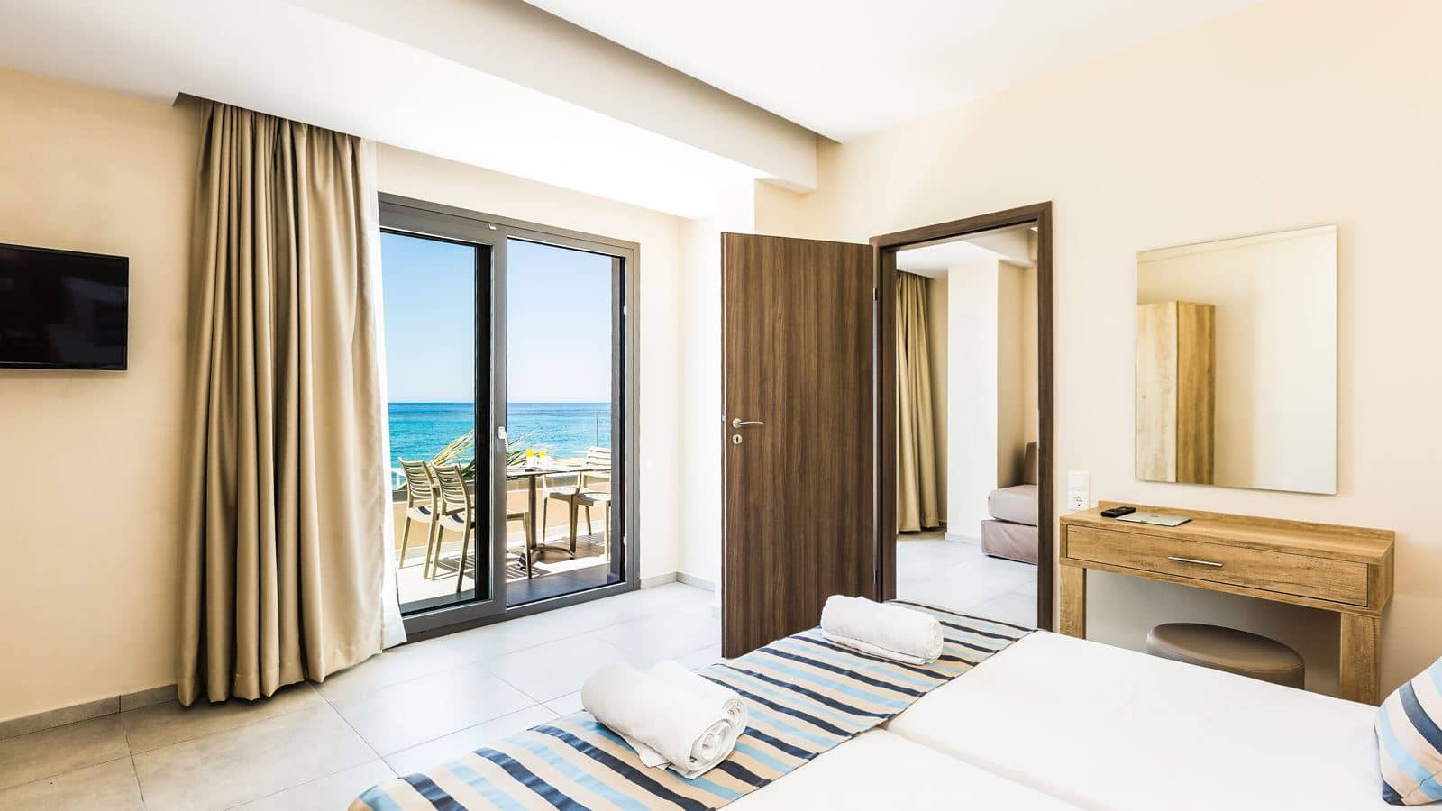 rooms-apartment-superior--quadruple-1-bedroom-balcony-or-terrace