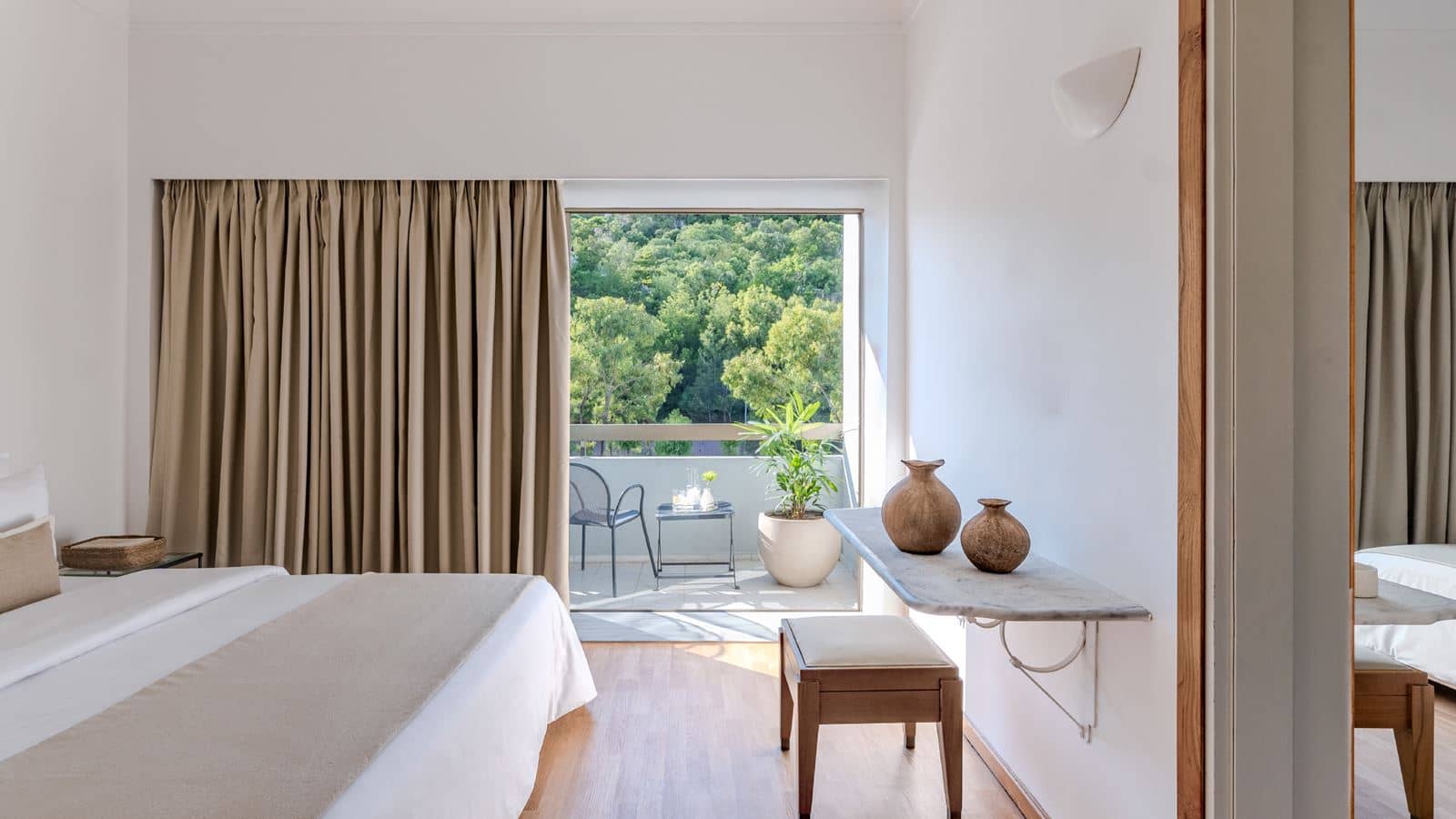 rooms-premier-family-guestroom-inland-view