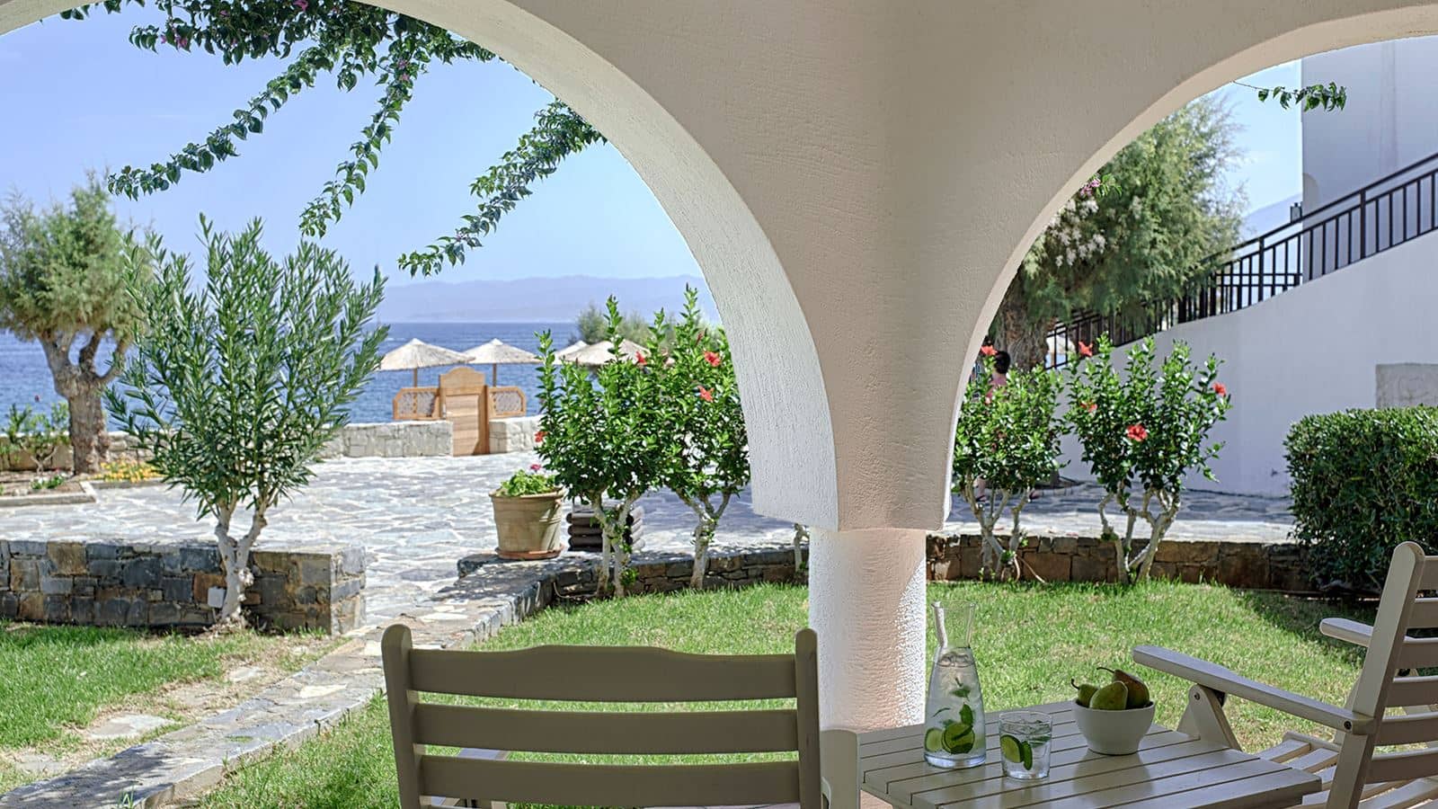 rooms-premium-sea-front-bungalow