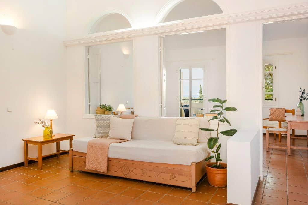 rooms-one-bedroom-family--side-sea-view-balcony-or-terrace