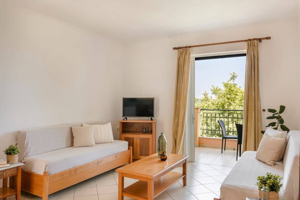 rooms-one-bedroom-family--superior-garden-view-balcony-or-terrace