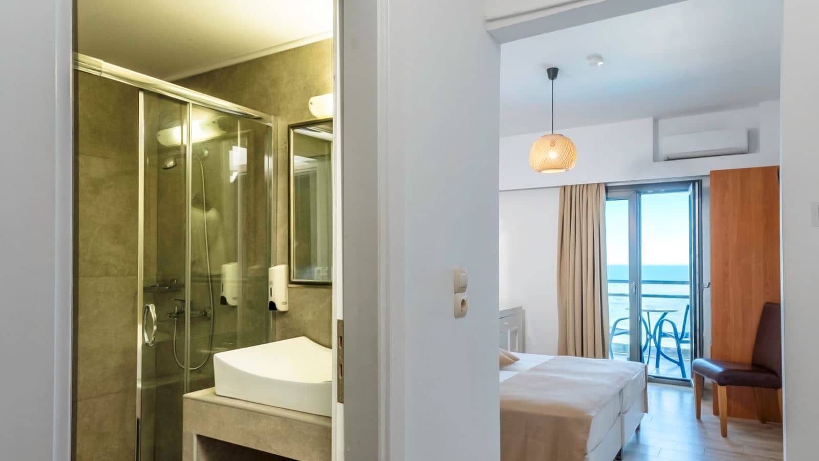 rooms-room-double-sea-view