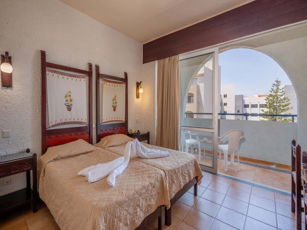 rooms-family-room