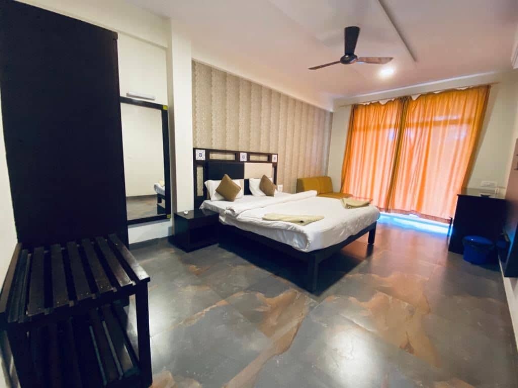 rooms-deluxe-ac