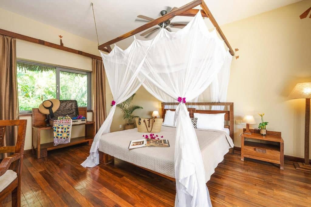 rooms-ocean-access-villa-with-pool