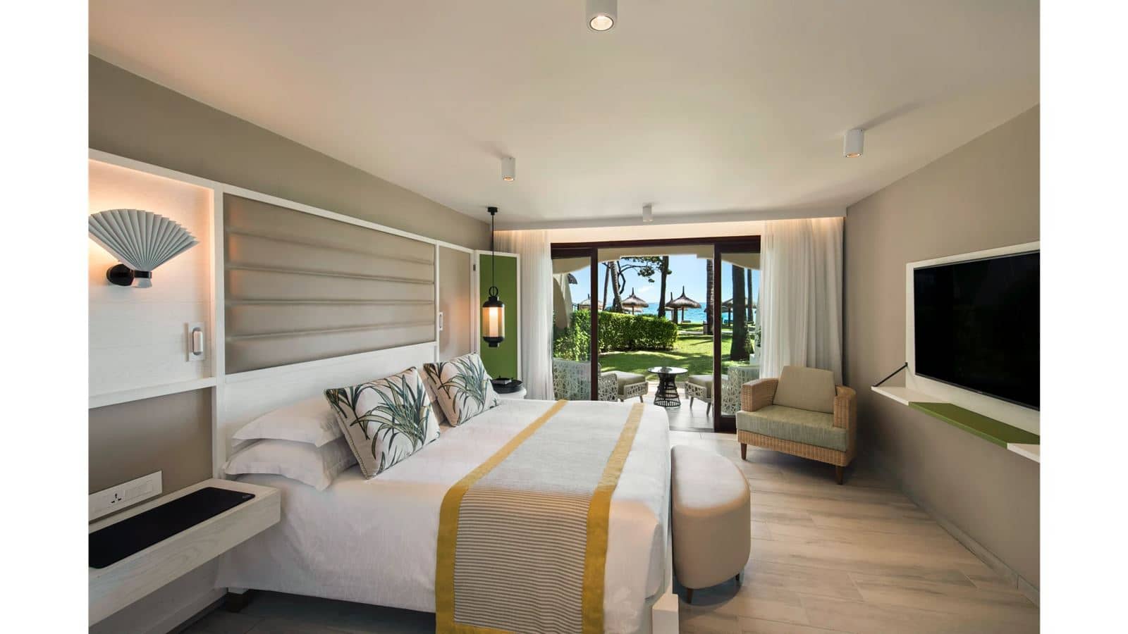 rooms-deluxe-suite