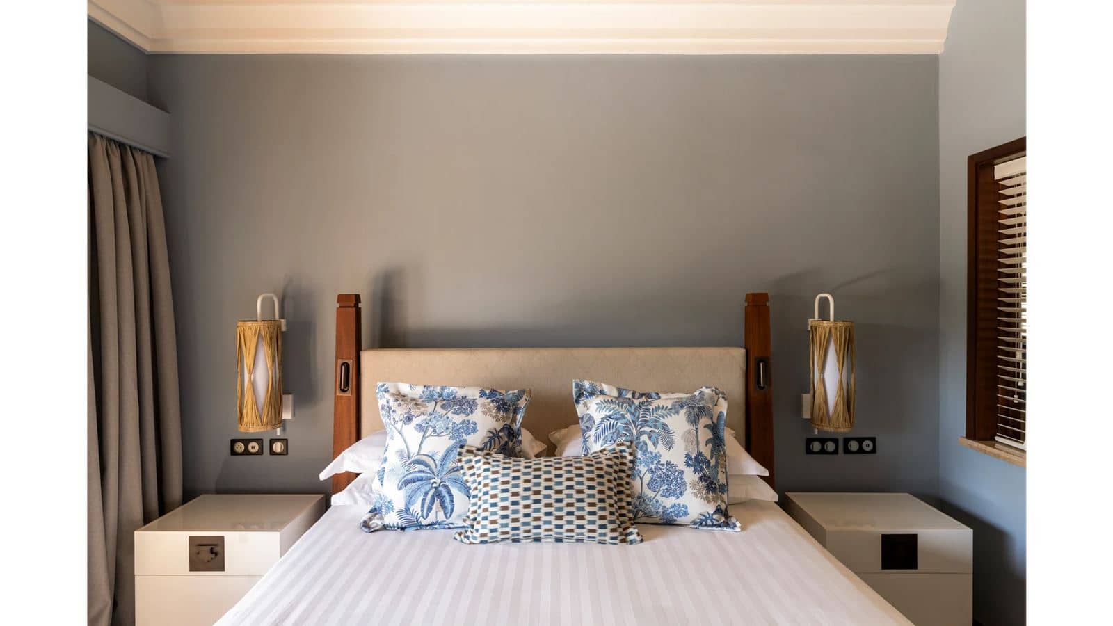 rooms-2-broom-pool-villa