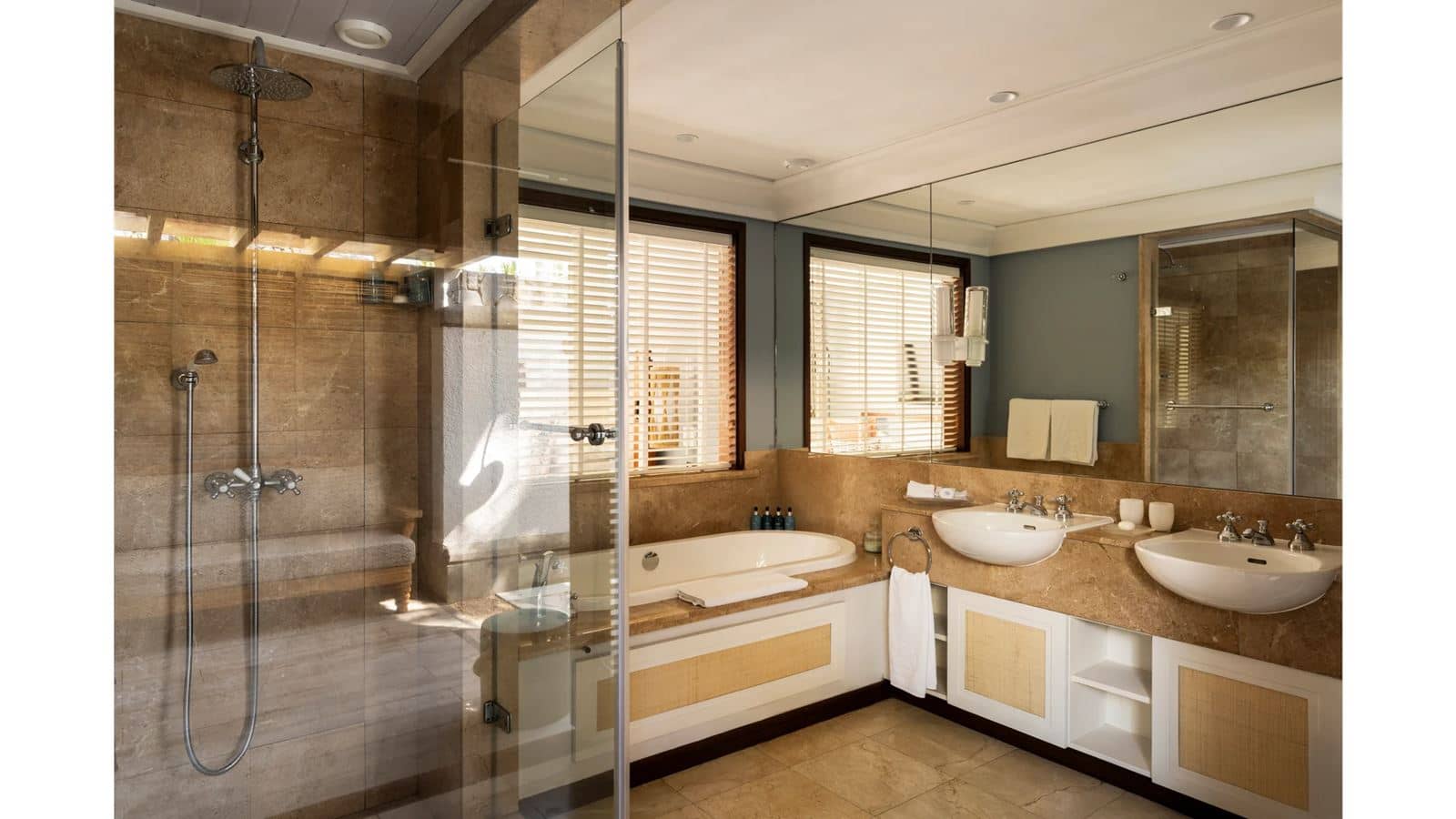 rooms-3-broom-pool-villa