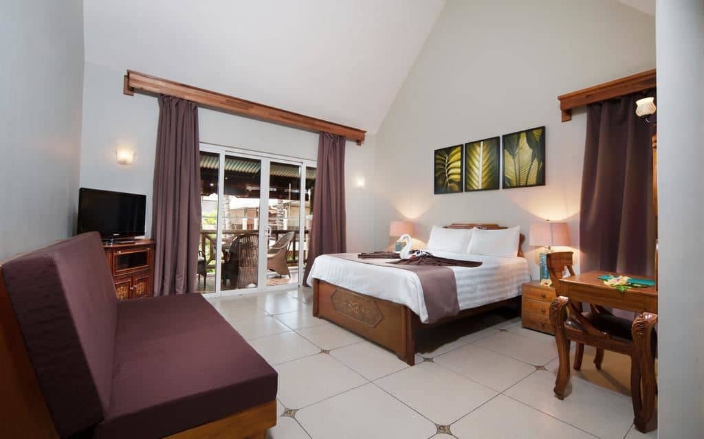 rooms-standard-family-room