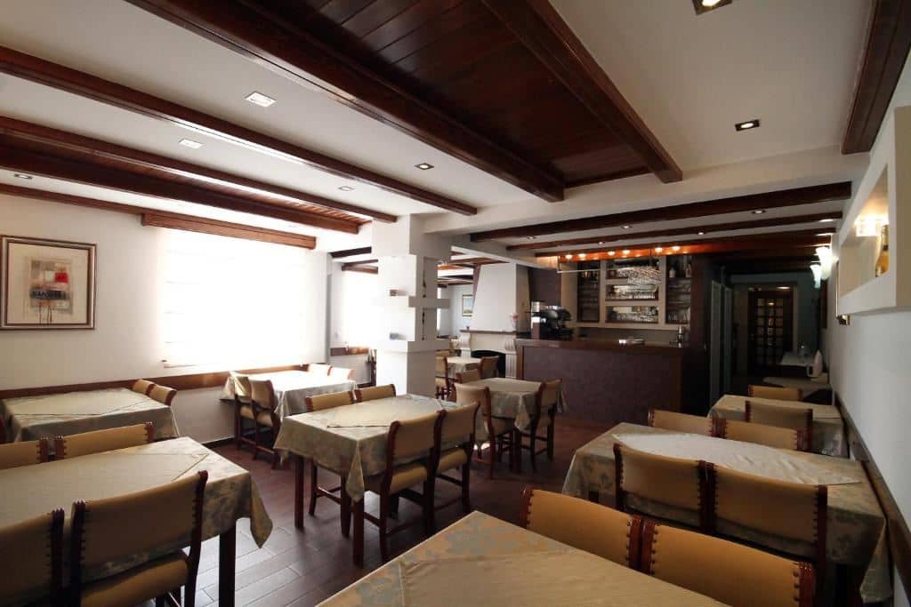 restaurants-restaurants
