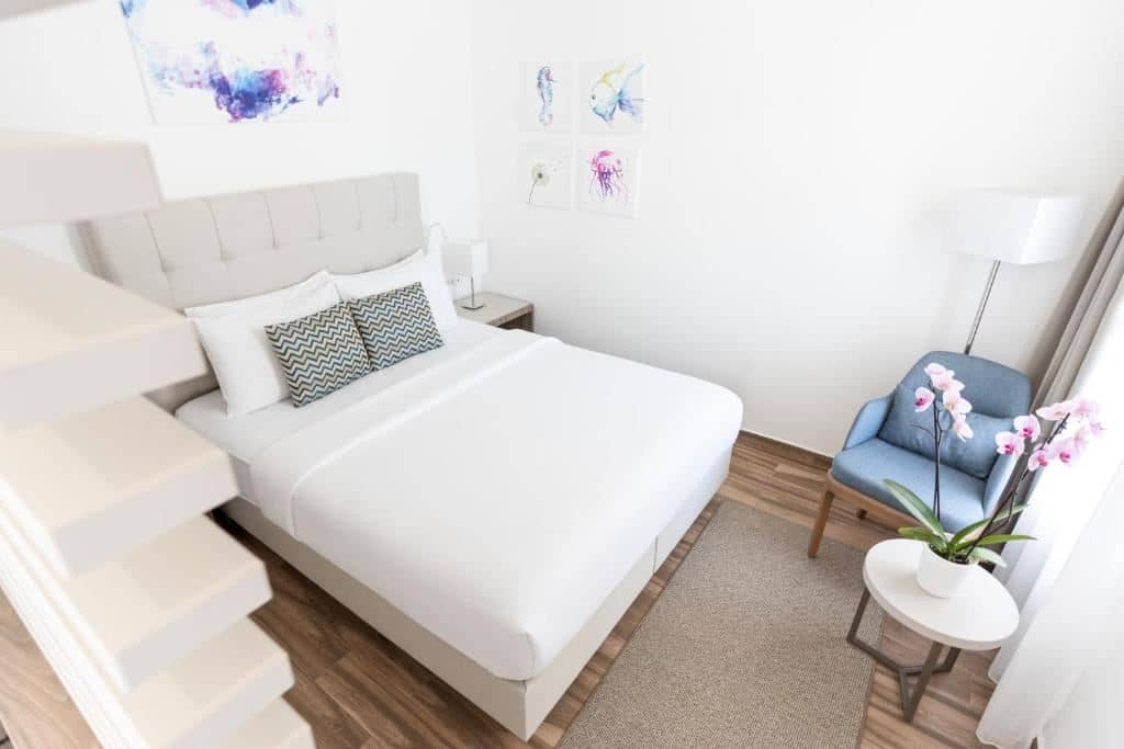 rooms-premium-two-bedroom-sea-view