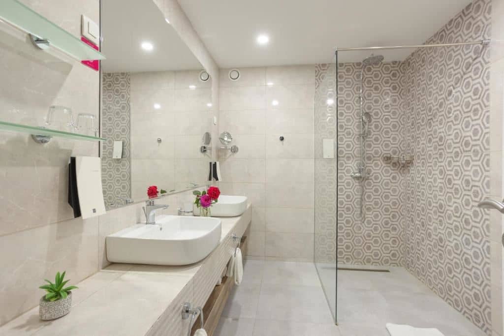 rooms-premium-two-bedroom-sea-view